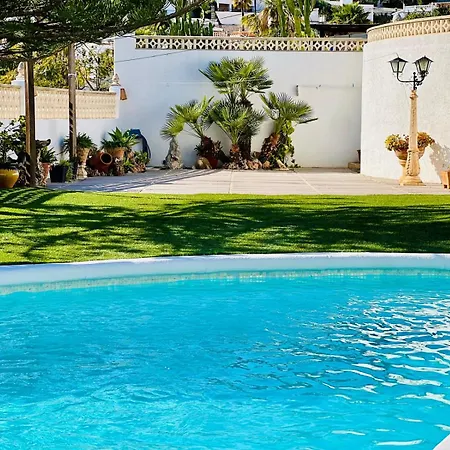 Casa Laura By Sun & Sea Homes Villa